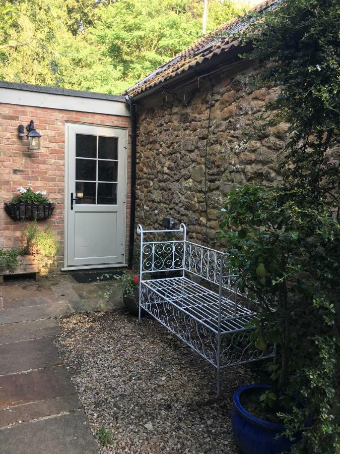 Вилла The Coach House Grimston Экстерьер фото